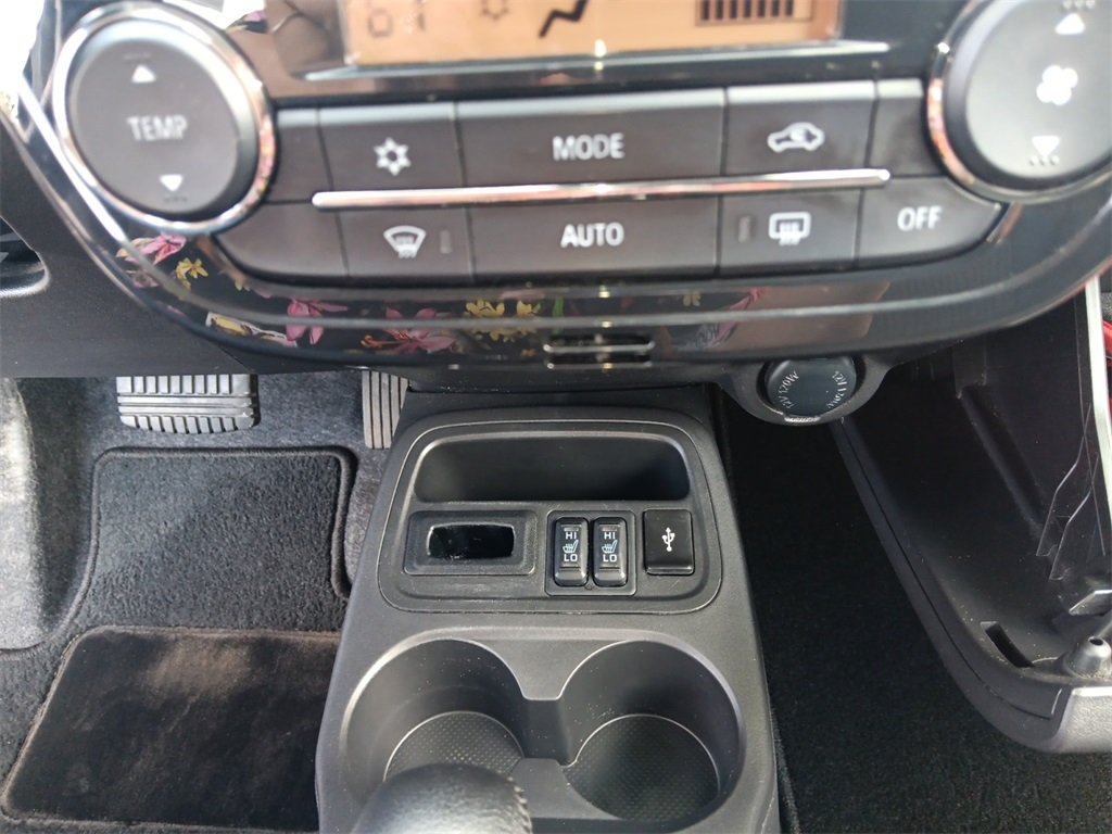 Vehicle image 19 of 25