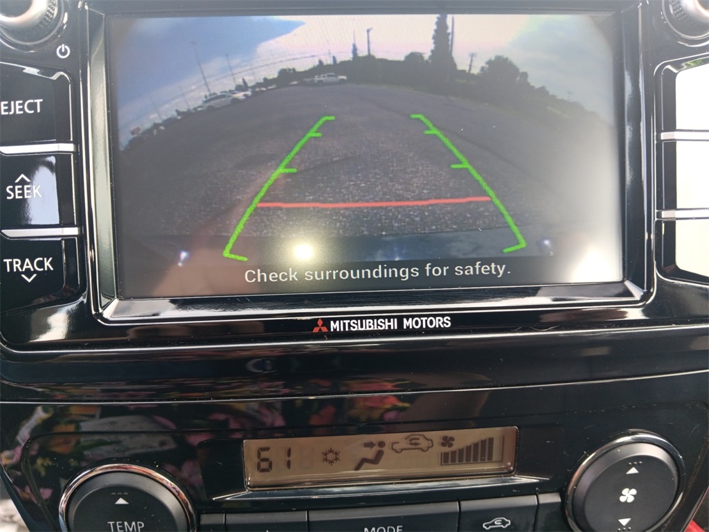 Vehicle image 18 of 25