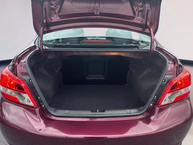 Vehicle image 19 of 31