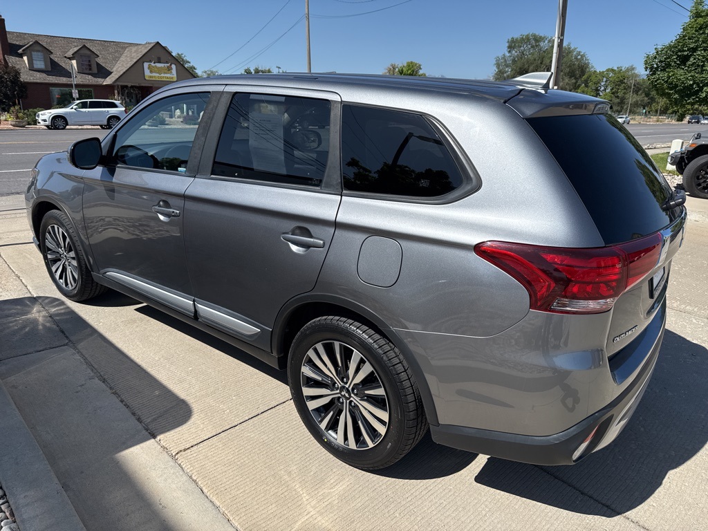 Vehicle image 5 of 21