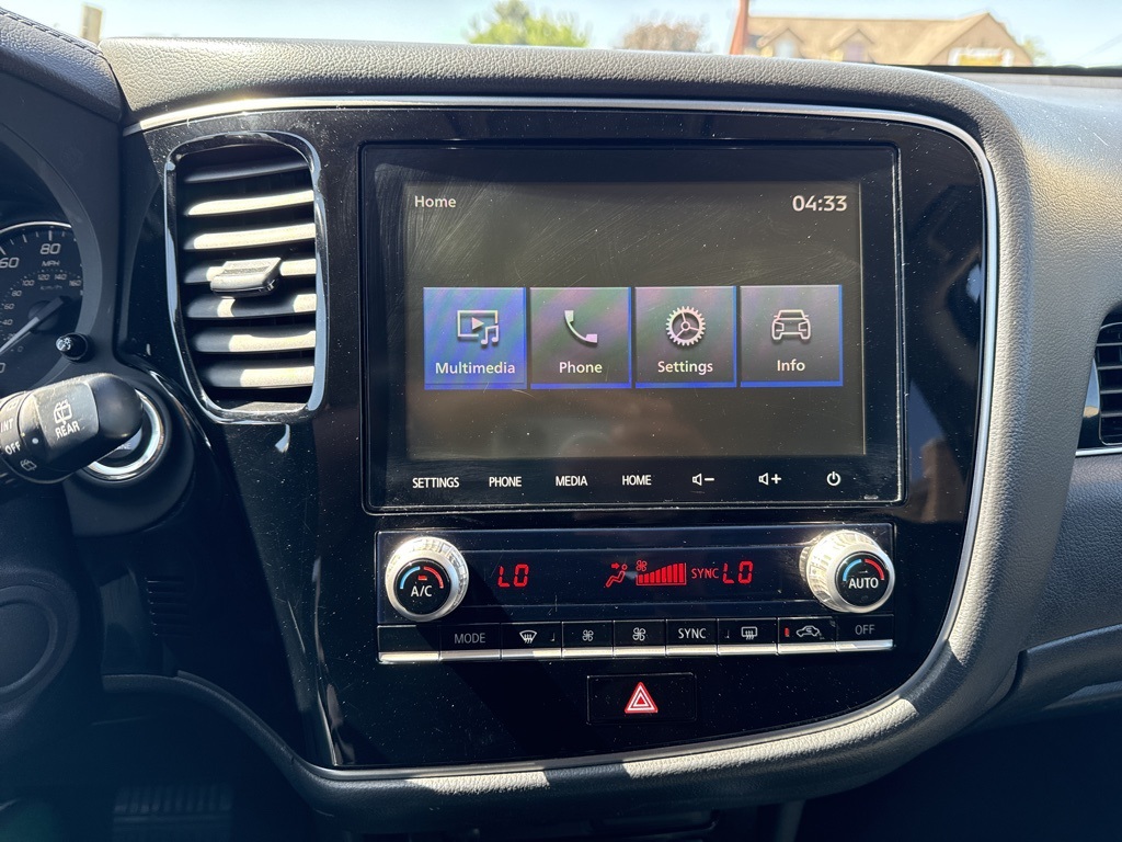 Vehicle image 15 of 21