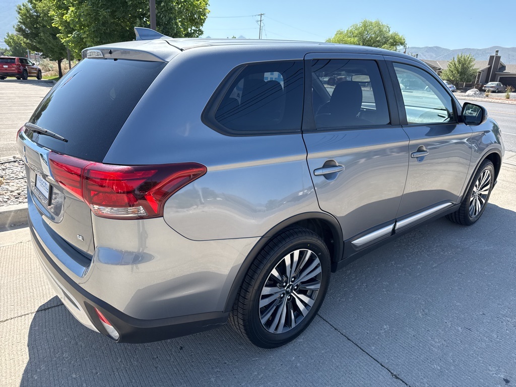 Vehicle image 4 of 21