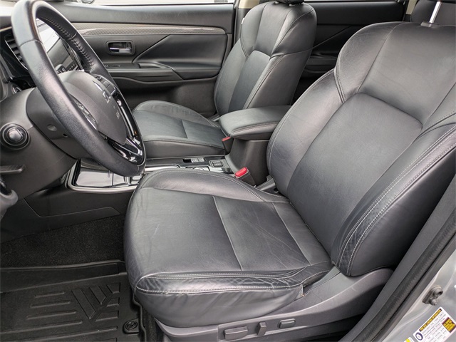 Vehicle image 15 of 23