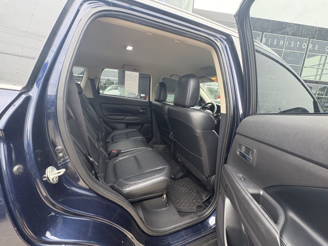 Vehicle image 13 of 28