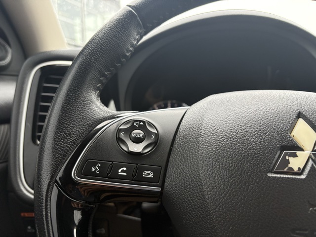 Vehicle image 24 of 28