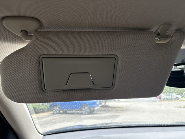 Vehicle image 22 of 28