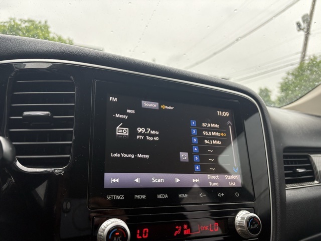 Vehicle image 16 of 28