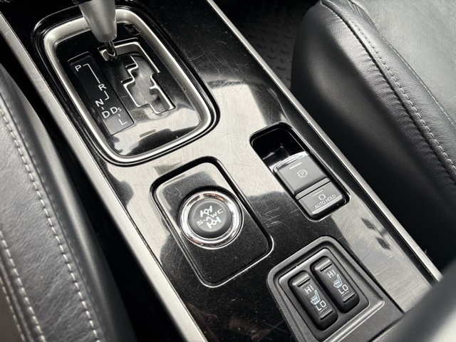 Vehicle image 19 of 28