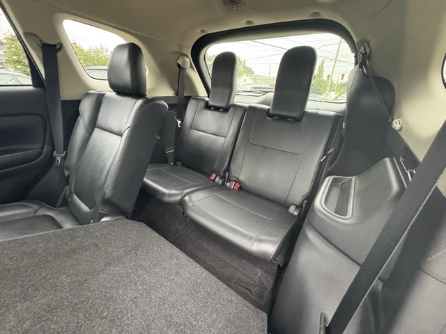 Vehicle image 11 of 28