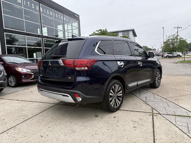 Vehicle image 3 of 28