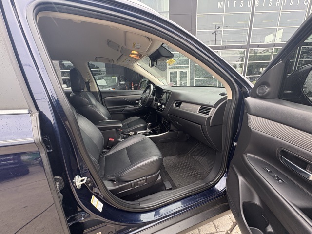 Vehicle image 14 of 28