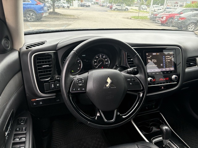 Vehicle image 26 of 28