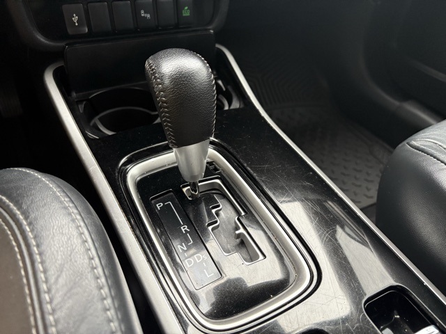 Vehicle image 18 of 28