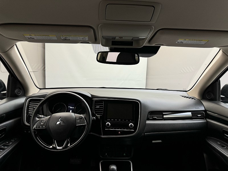 Vehicle image 22 of 38