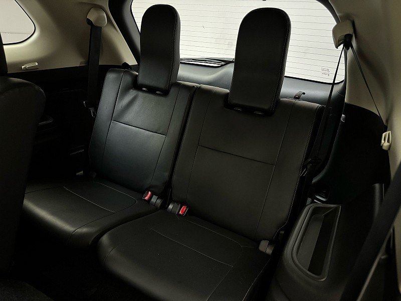 Vehicle image 16 of 38
