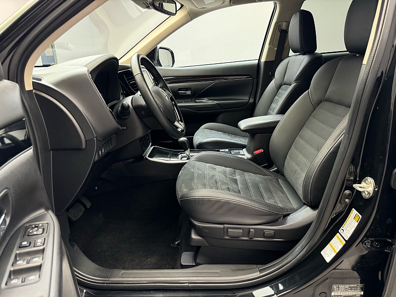 Vehicle image 19 of 38