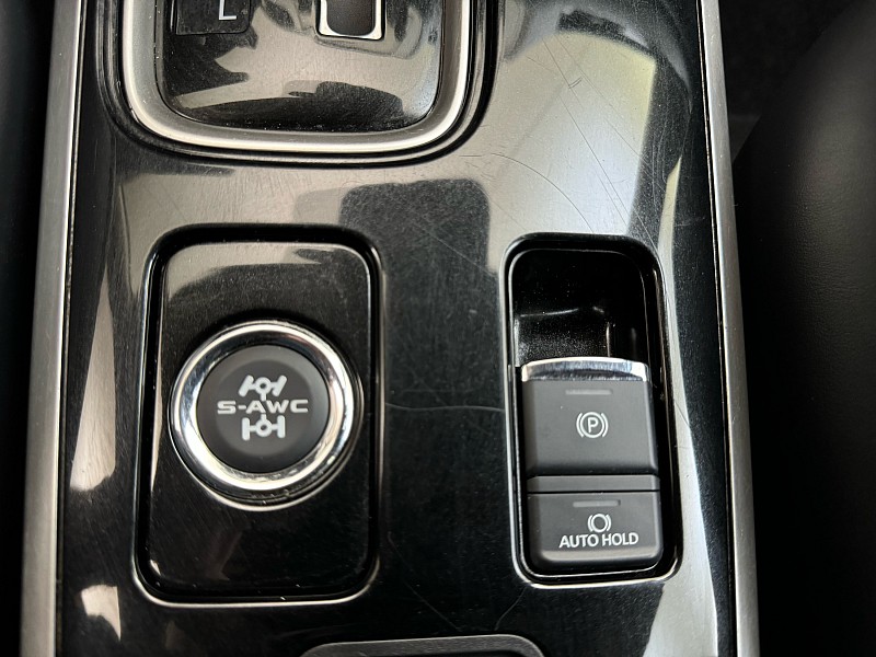 Vehicle image 34 of 38