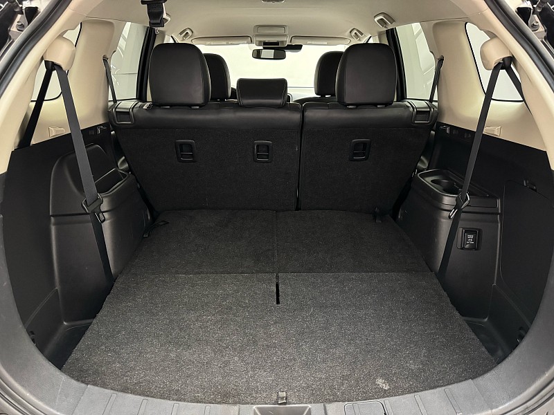 Vehicle image 11 of 38