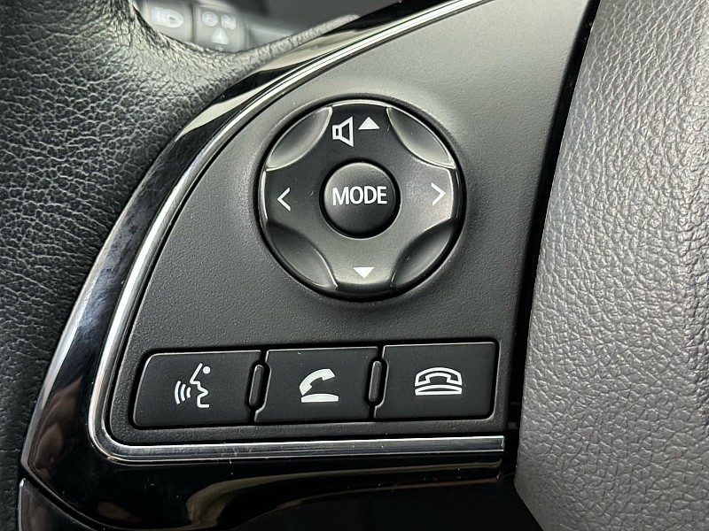Vehicle image 33 of 38