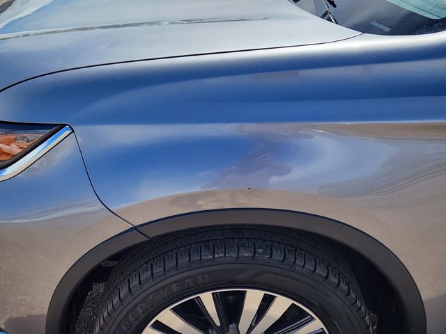 Vehicle image 6 of 24
