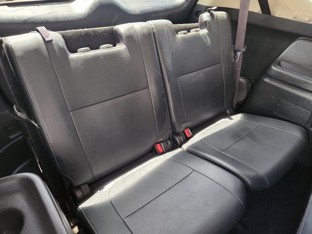 Vehicle image 21 of 24