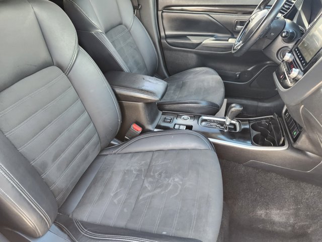 Vehicle image 10 of 24