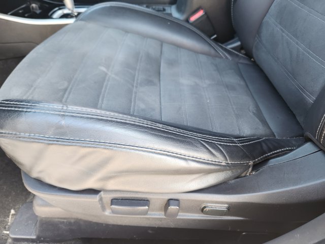 Vehicle image 18 of 24