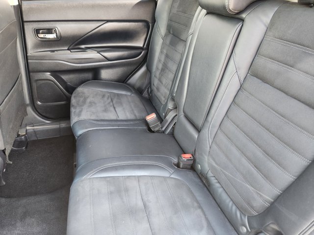 Vehicle image 20 of 24