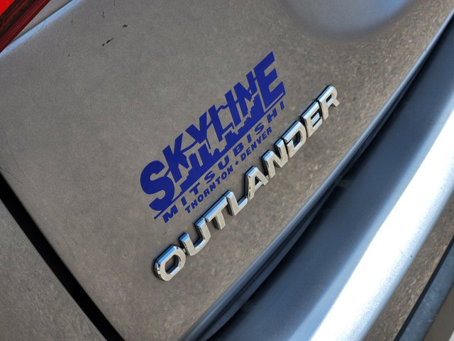 Vehicle image 8 of 24