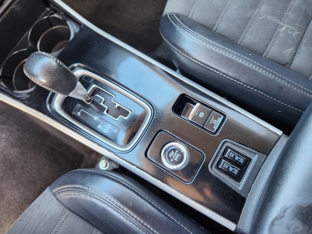 Vehicle image 15 of 24