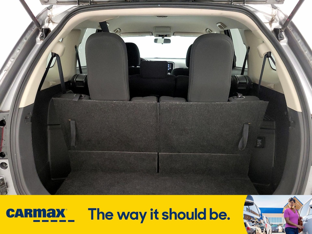 Vehicle image 11 of 29