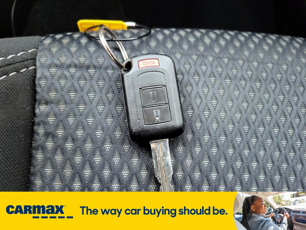 Vehicle image 15 of 29