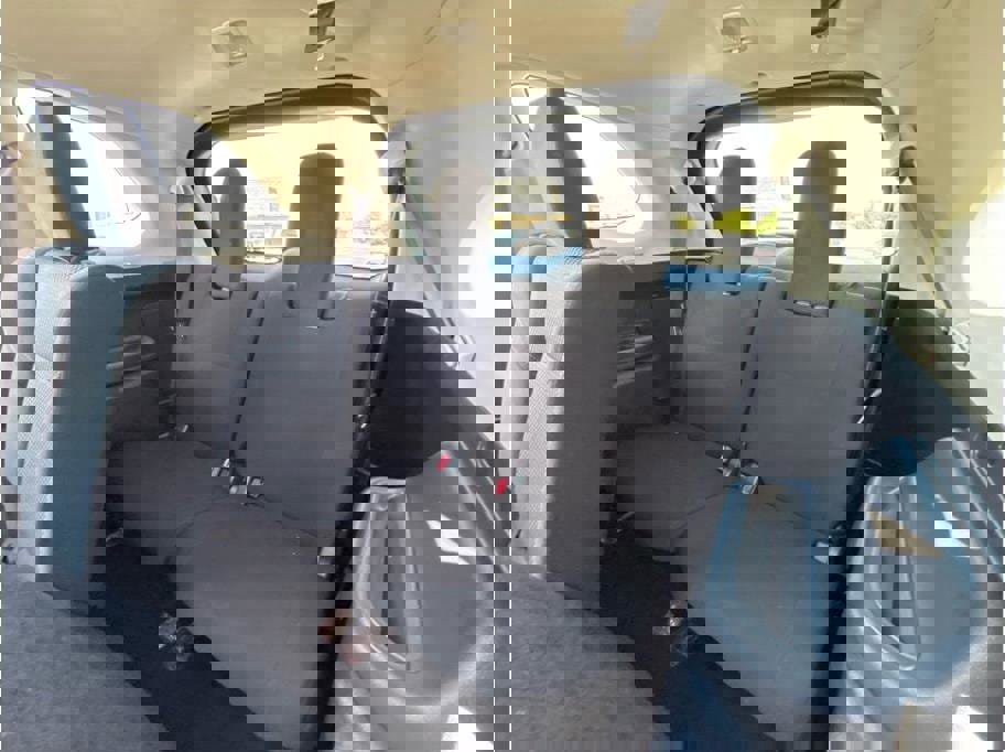 Vehicle image 15 of 25