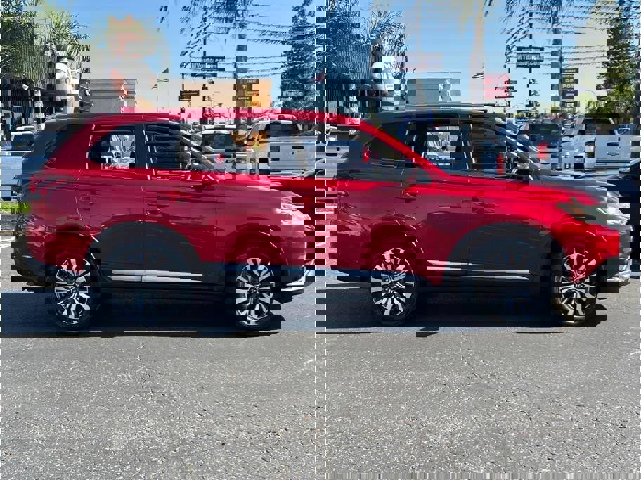 Vehicle image 4 of 25