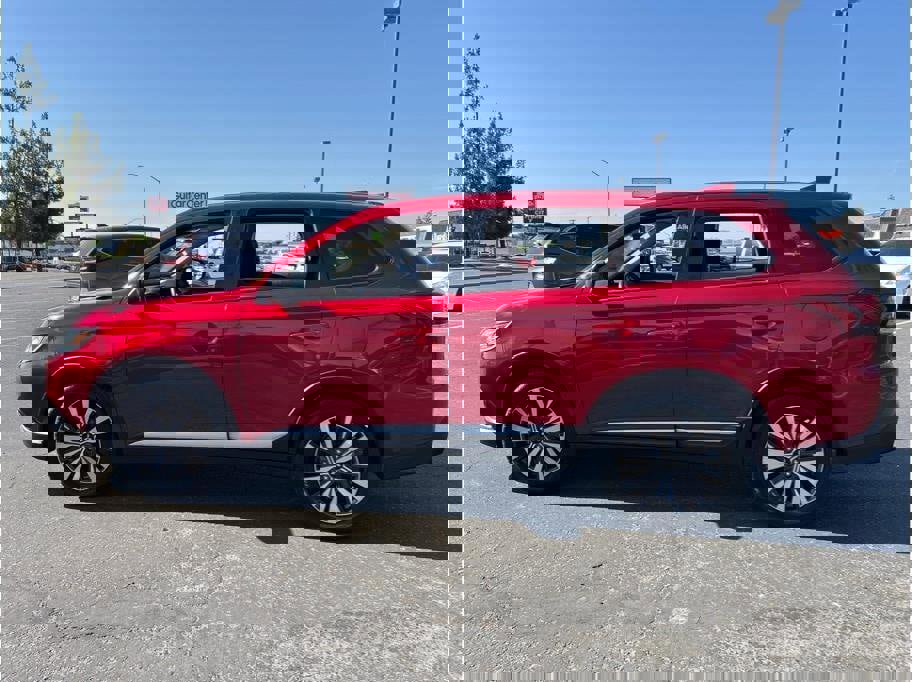 Vehicle image 8 of 25