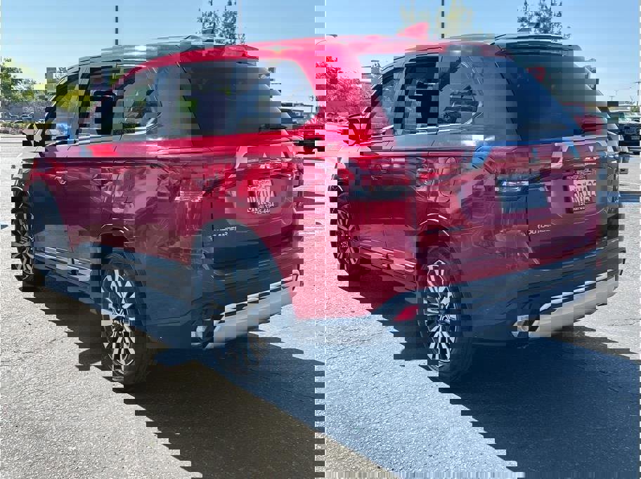 Vehicle image 7 of 25