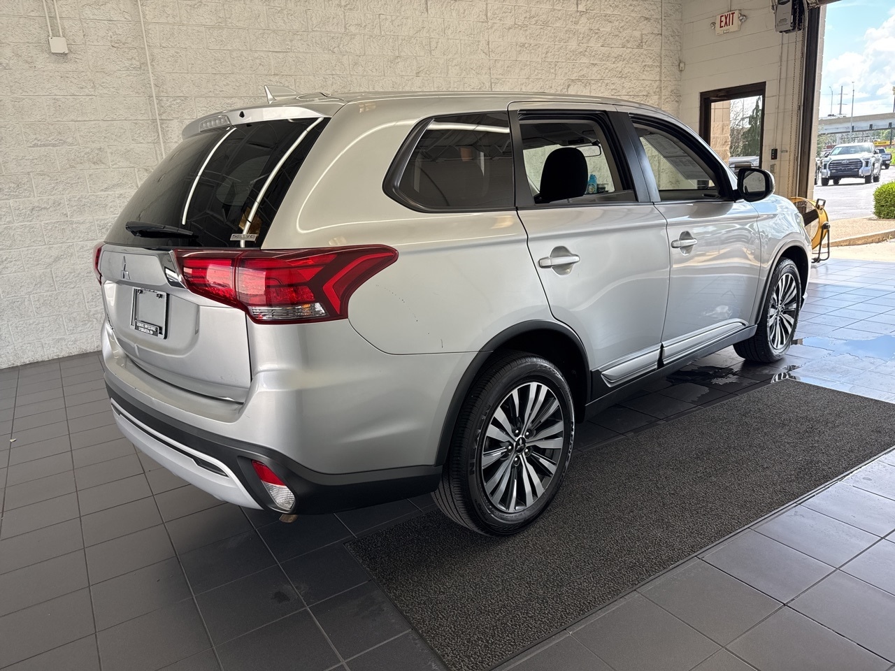 Vehicle image 5 of 53