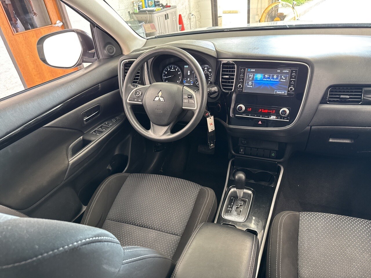 Vehicle image 25 of 53