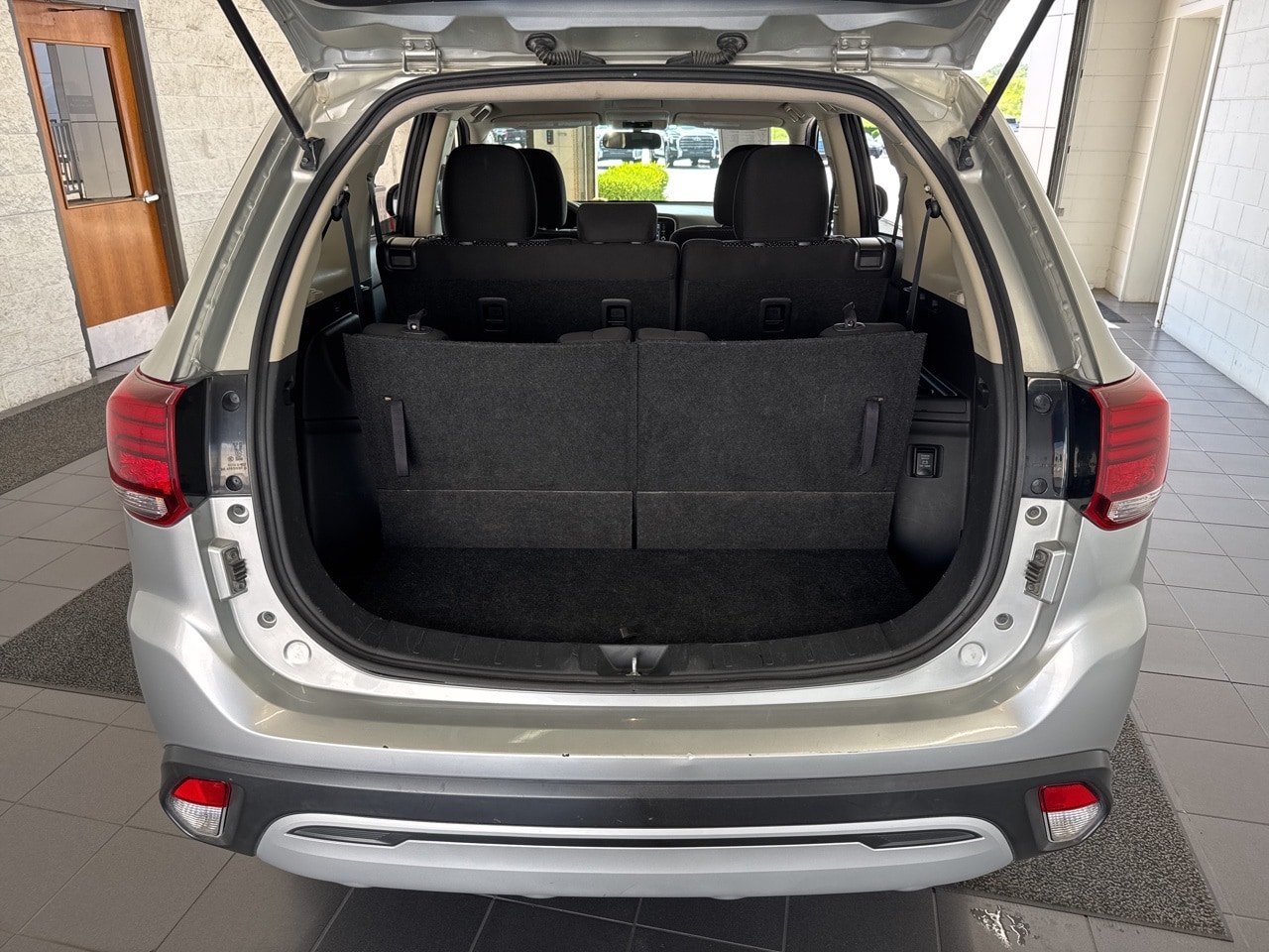 Vehicle image 10 of 53