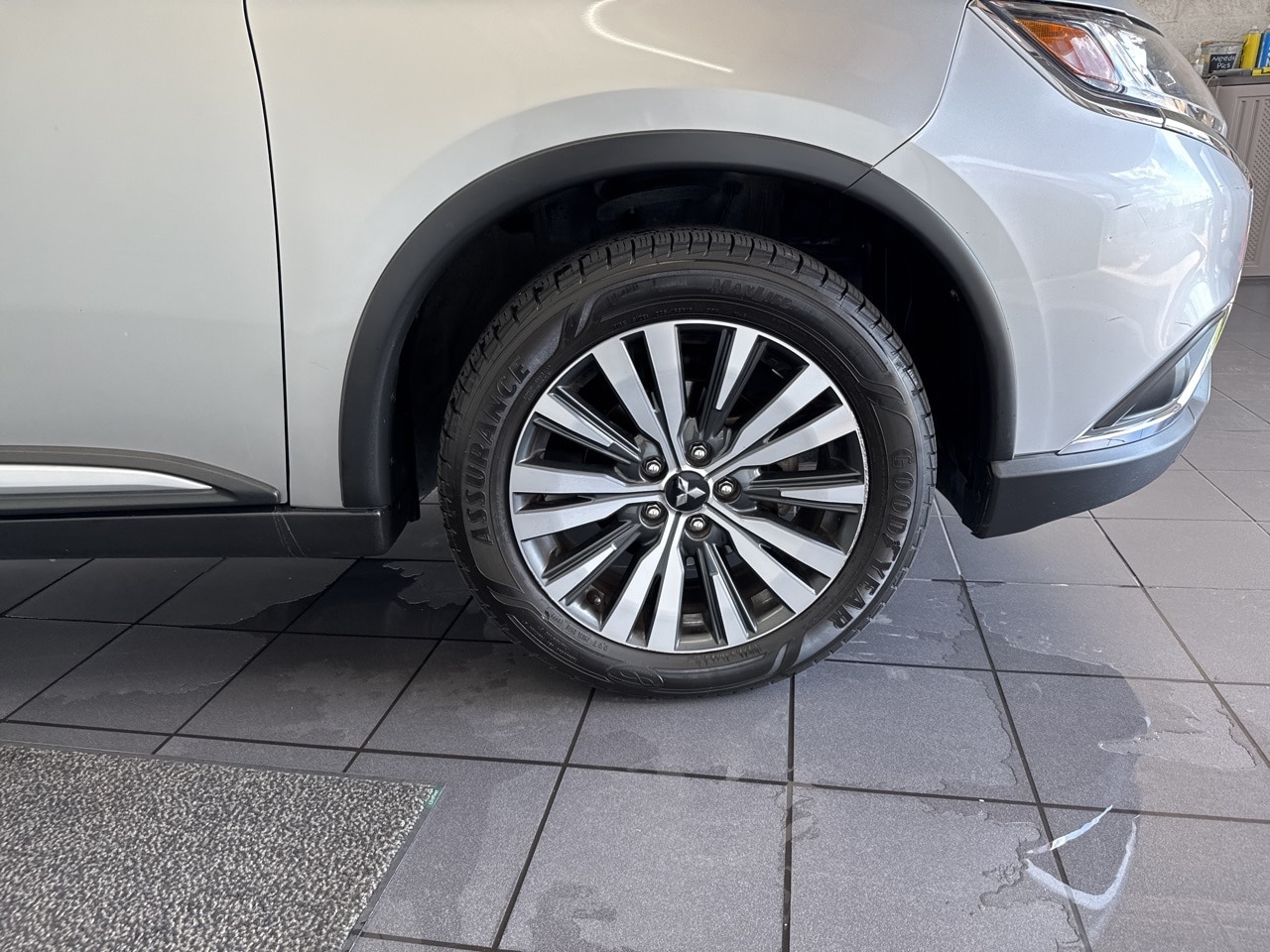 Vehicle image 9 of 53
