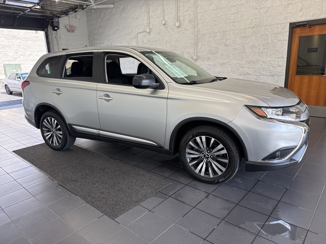 Vehicle image 3 of 53