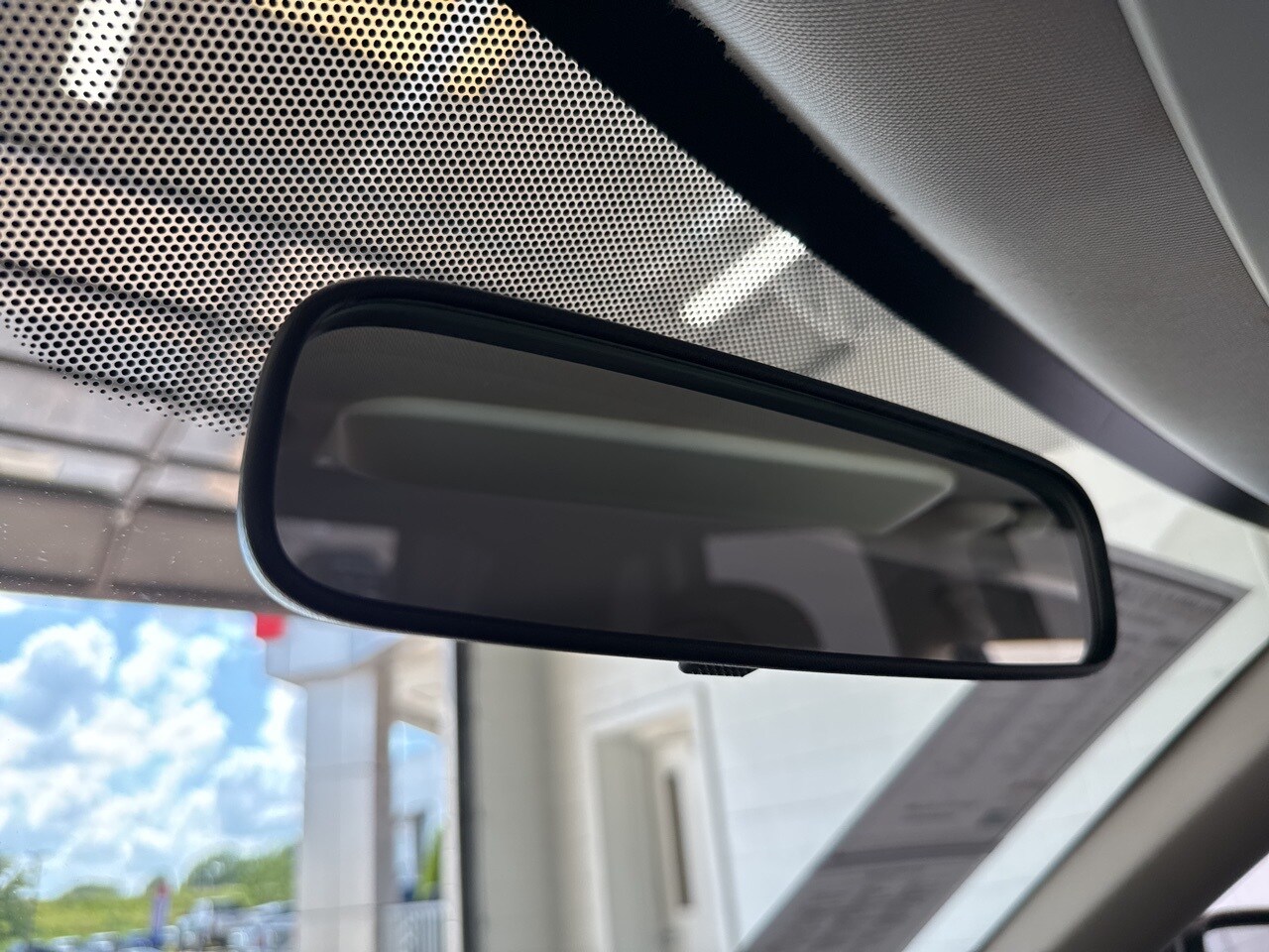 Vehicle image 43 of 53