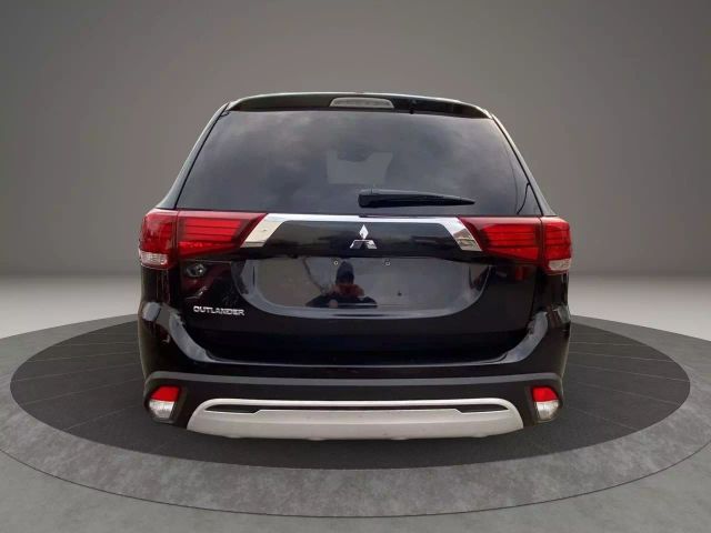 Vehicle image 6 of 32