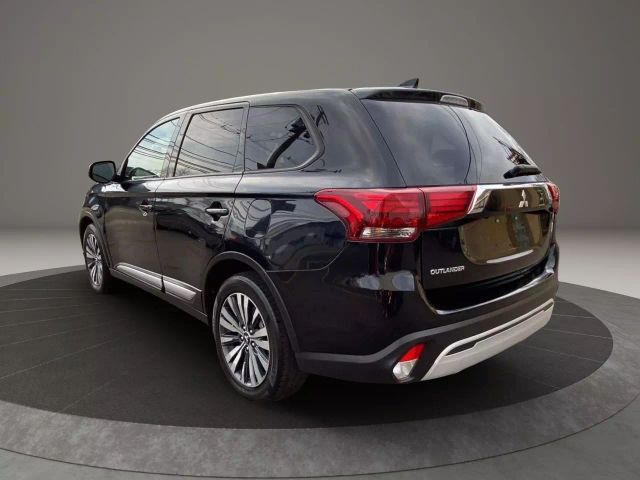 Vehicle image 7 of 32