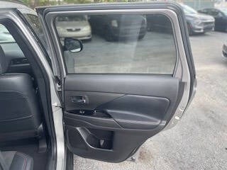 Vehicle image 35 of 44