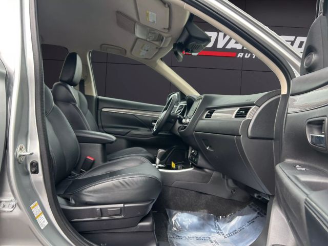 Vehicle image 12 of 27