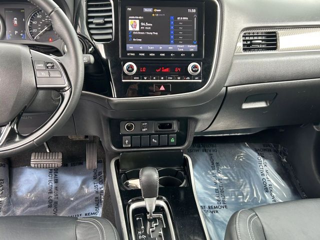 Vehicle image 17 of 27