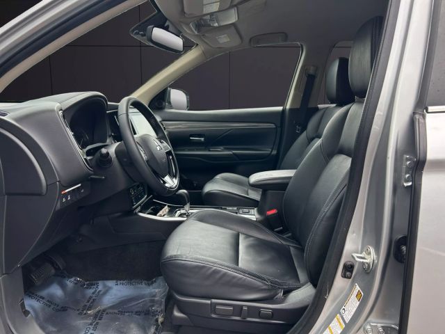 Vehicle image 10 of 27