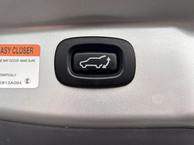 Vehicle image 25 of 27