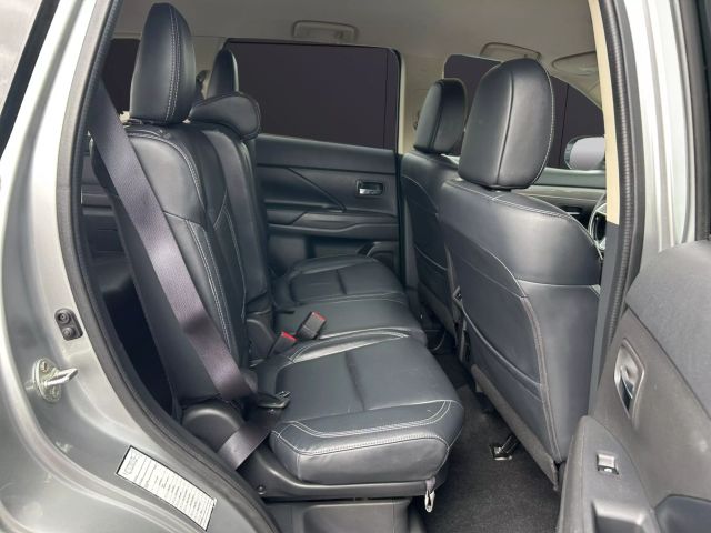 Vehicle image 13 of 27
